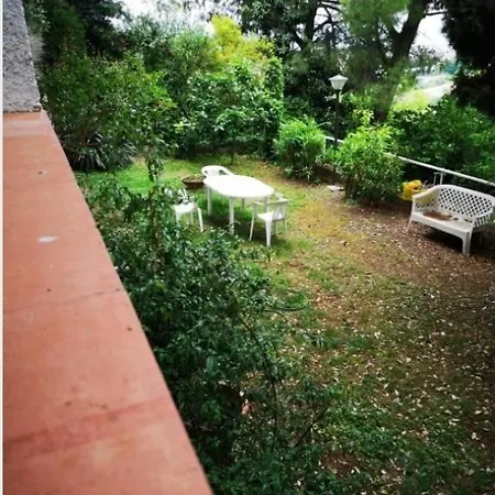 Ferienhaus Con Ampio Giardino Vicina Al Mare In Zona Collinare